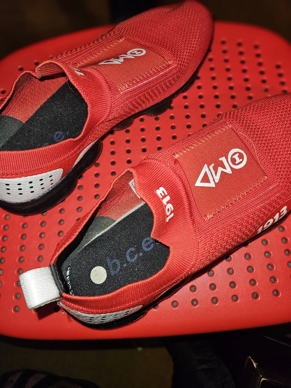 1913 Red Slip-On Athletic Sneakers - Brand: (unbranded)